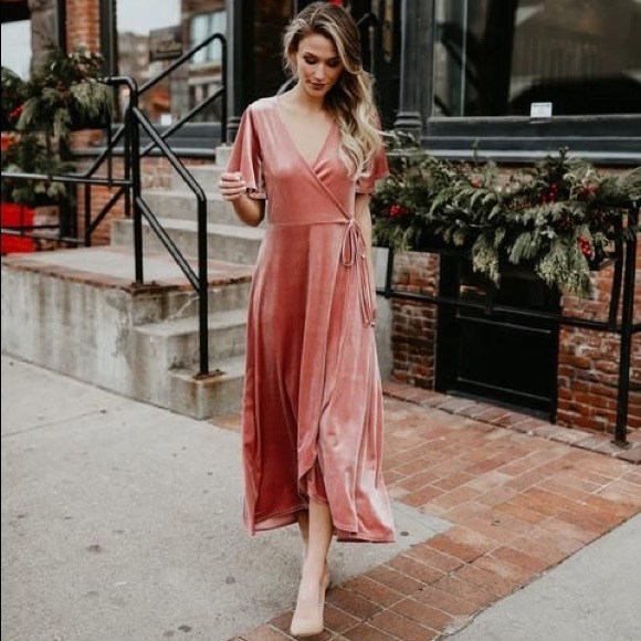 Vici Dresses & Skirts - Velvet blush wrap dress